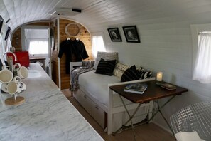 1 bedroom, Internet