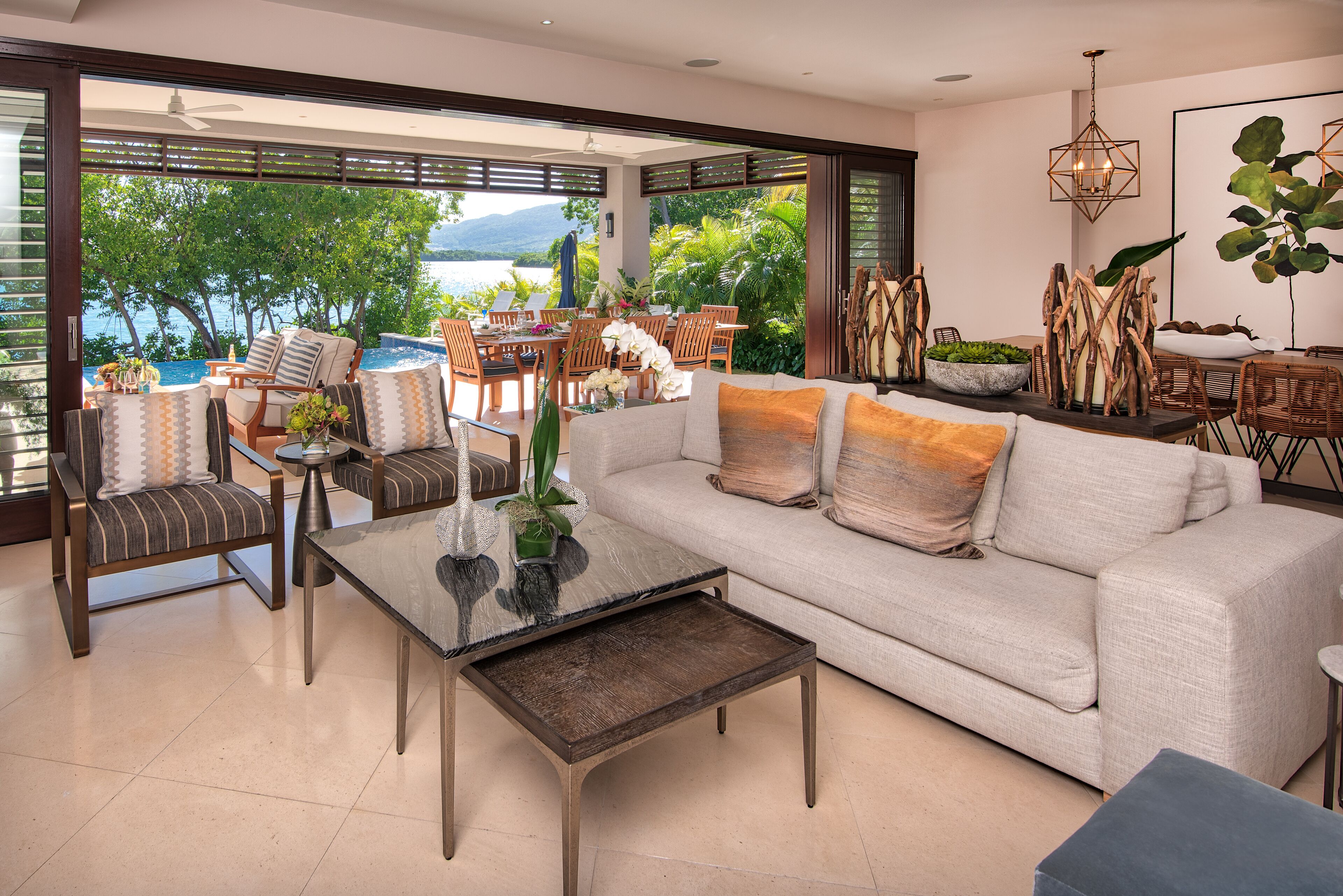 Téléviseur connecté, jeux vidéo, livres, chaîne audio