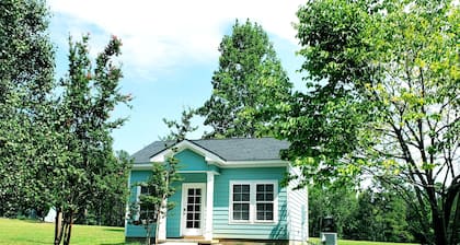 Mulberry Cottage on 16 Acres, King Size Bed, No Pet Fee