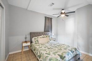 3 Schlafzimmer, Schreibtisch, Bügeleisen/Bügelbrett, kostenloses WLAN