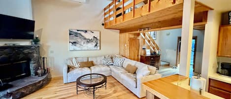 TV connectée, cheminée