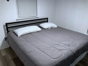 2 habitaciones, tabla de planchar con plancha y wifi gratis