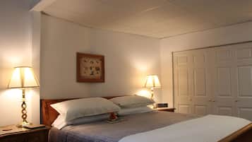 2 slaapkamers, een bureau, een strijkplank/strijkijzer, gratis wifi