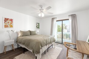 4 bedrooms, desk, WiFi, bed sheets - Carolina Dreaming | 3BR 2BA condo steps from the beach (Carolina Beach)