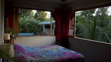 3 makuuhuonetta, tallelokero huoneessa, ilmainen Wi-Fi, vuodevaatteet