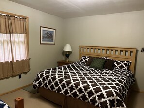 4 bedrooms, free WiFi, bed sheets