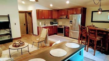 ุงูู
ูุดุฃุฉ ู
ู ุงูุฏุงุฎู