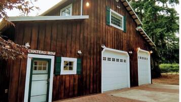 ุงูู
ูุดุฃุฉ ู
ู ุงูุฎุงุฑุฌ