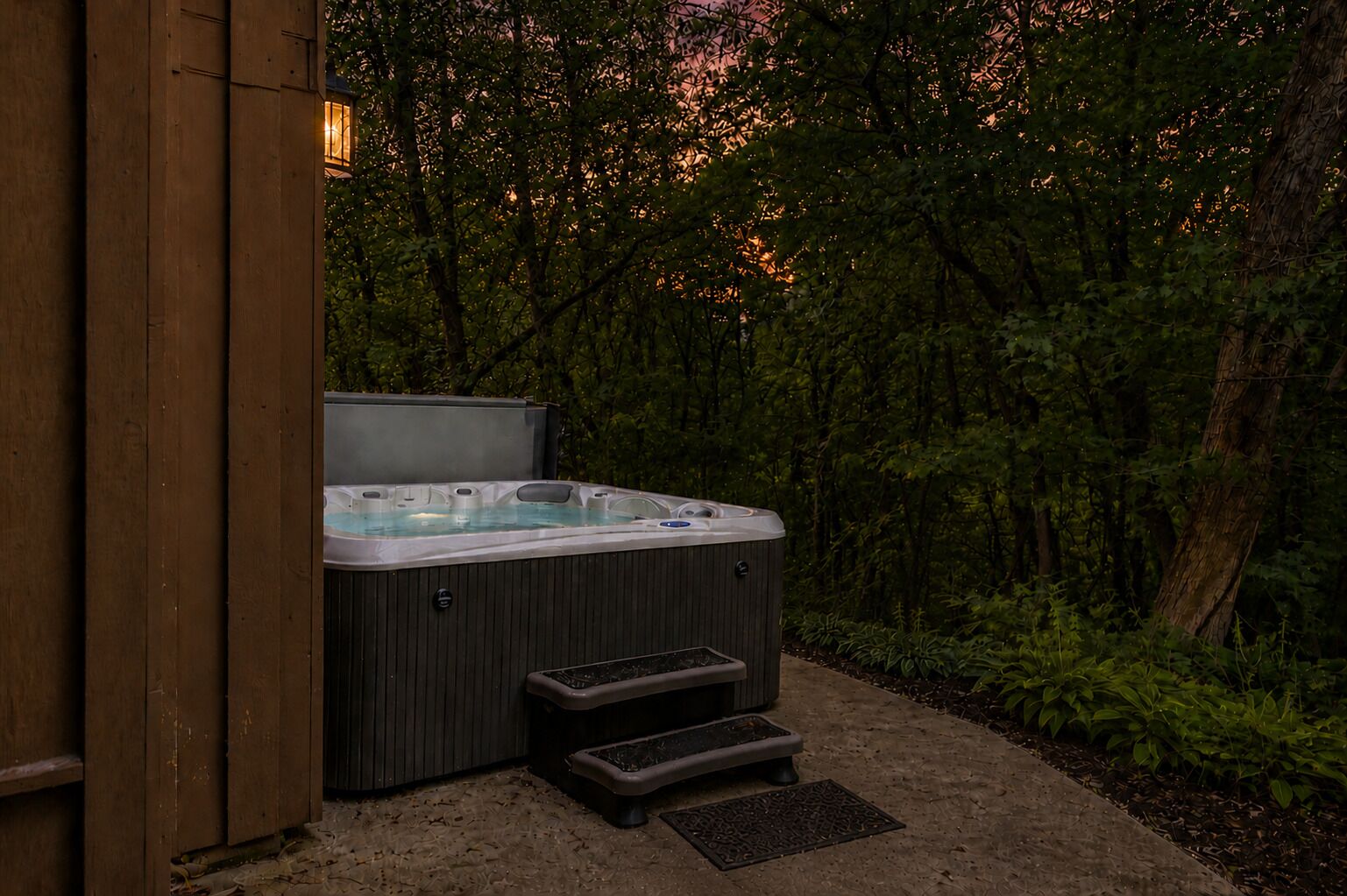 Outdoor spa tub