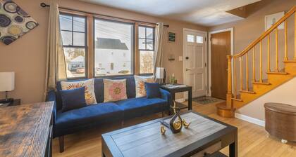 Luxury Home Central to Farmington, Plainville & Downtown New Britain