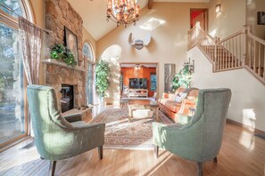 TV, fireplace, ping pong, stereo