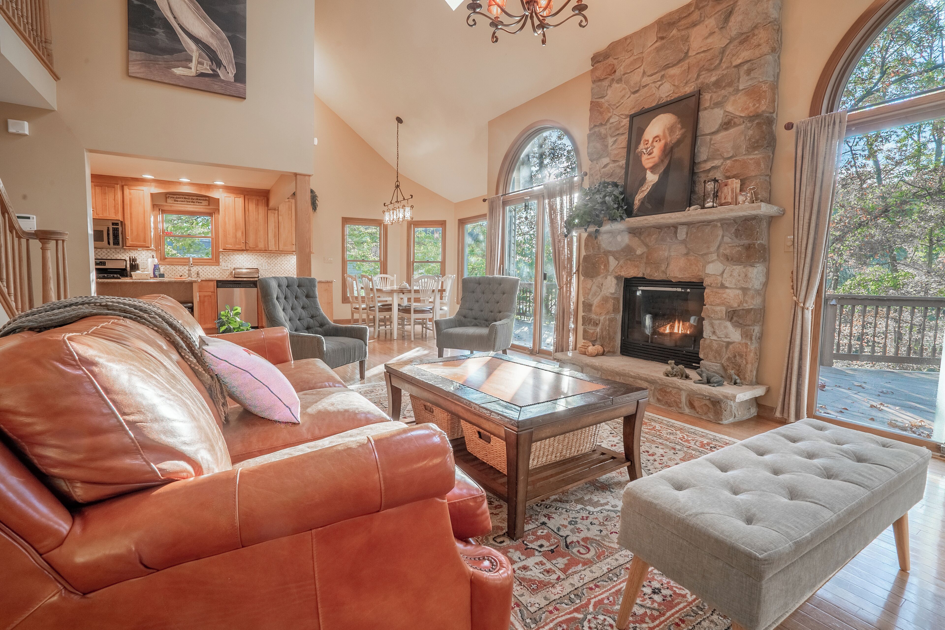 TV, peis, bordtennis og stereoanlegg