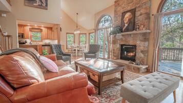 TV, peis, bordtennis og stereoanlegg