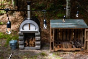 Property grounds - Family Entertainment Beach House, Hot tub, Nature Park, Fire pit, Pizza Oven (Emerald Isle)