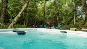 Bain à remous extérieur