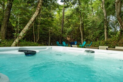 Family Entertainment Beach House, Hot tub, Nature Park, Fire pit, Pizza Oven