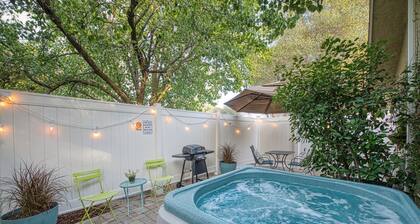 Acorn Cottage / Hot Tub / E V Charger/Yosemite Area