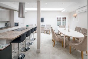 Dining - Elegant house with rooftop terrace (London)