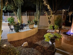 Property grounds - El Amador Inn- The Fountain Room (Tucson)