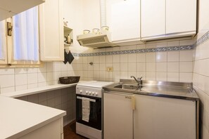 Kühlschrank, Ofen, Herdplatte