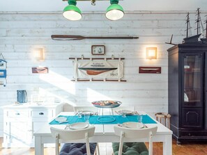 Dining - Stunning private villa for 4 guests with WIFI, TV and balcony (Carnac)