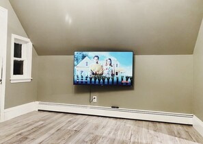 Interior - Rosé All Day King Studio | Retro Vibes | Downtown| (Fredericton)