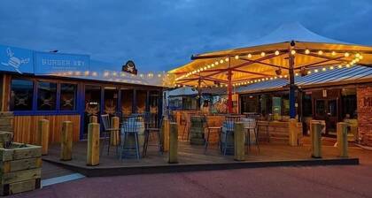 Family Friendly - Sleeps4 - Close To Nature