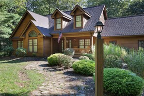 Exterior - 5BD/3BA w/Game Room in Split Rock, Near Jack Frost (Lake Harmony)