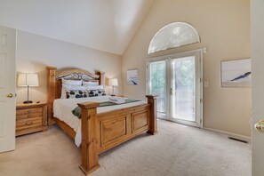 5 Schlafzimmer, Schreibtisch, Bügeleisen/Bügelbrett, WLAN