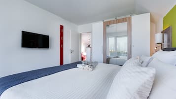 2 bedrooms, iron/ironing board, free WiFi