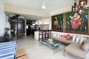 Smart TV, books, stereo