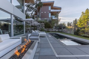 Terrace/patio - Kadenwood 2980 – Ski in Ski out, Private Pool, Hot Tub & Gondola (Whistler)