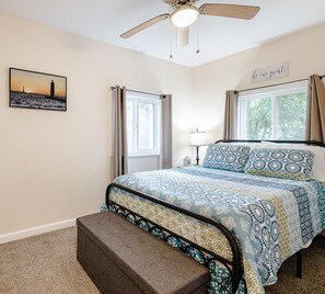 2 chambres, fer et planche à repasser, Wi-Fi gratuit, draps fournis