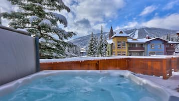 Baignoire à remous extérieure