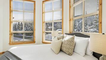 4 chambres, fer et planche à repasser, accès au Wi-Fi (inclus)