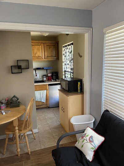 Wolf Trail Suite next to scenic 18 hole Golf course. Fort Smith AR close by.