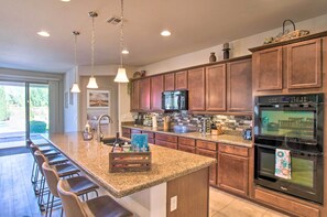 Fridge, microwave, stovetop, dishwasher