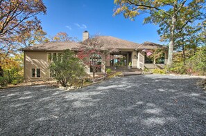 Exterior - Wintergreen Resort Retreat: Ski, Hike, Golf! (Wintergreen Resort)