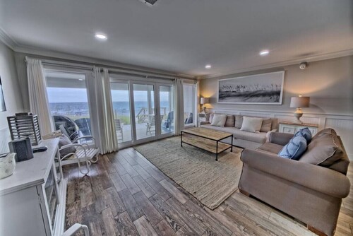 30A  Beachfront Bliss Townhome: Steps from 30A!