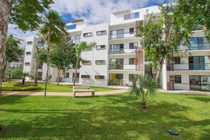 Vista frontal de la propiedad