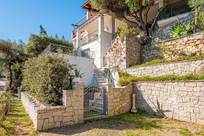 Property grounds - Apartment 'Bella Vista Marinella 1' with sea view, terrace, air conditioning and Wi-Fi (Olbia)