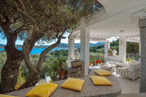 Apartment 'Bella Vista Marinella 1' with sea view, terrace, air conditioning and Wi-Fi