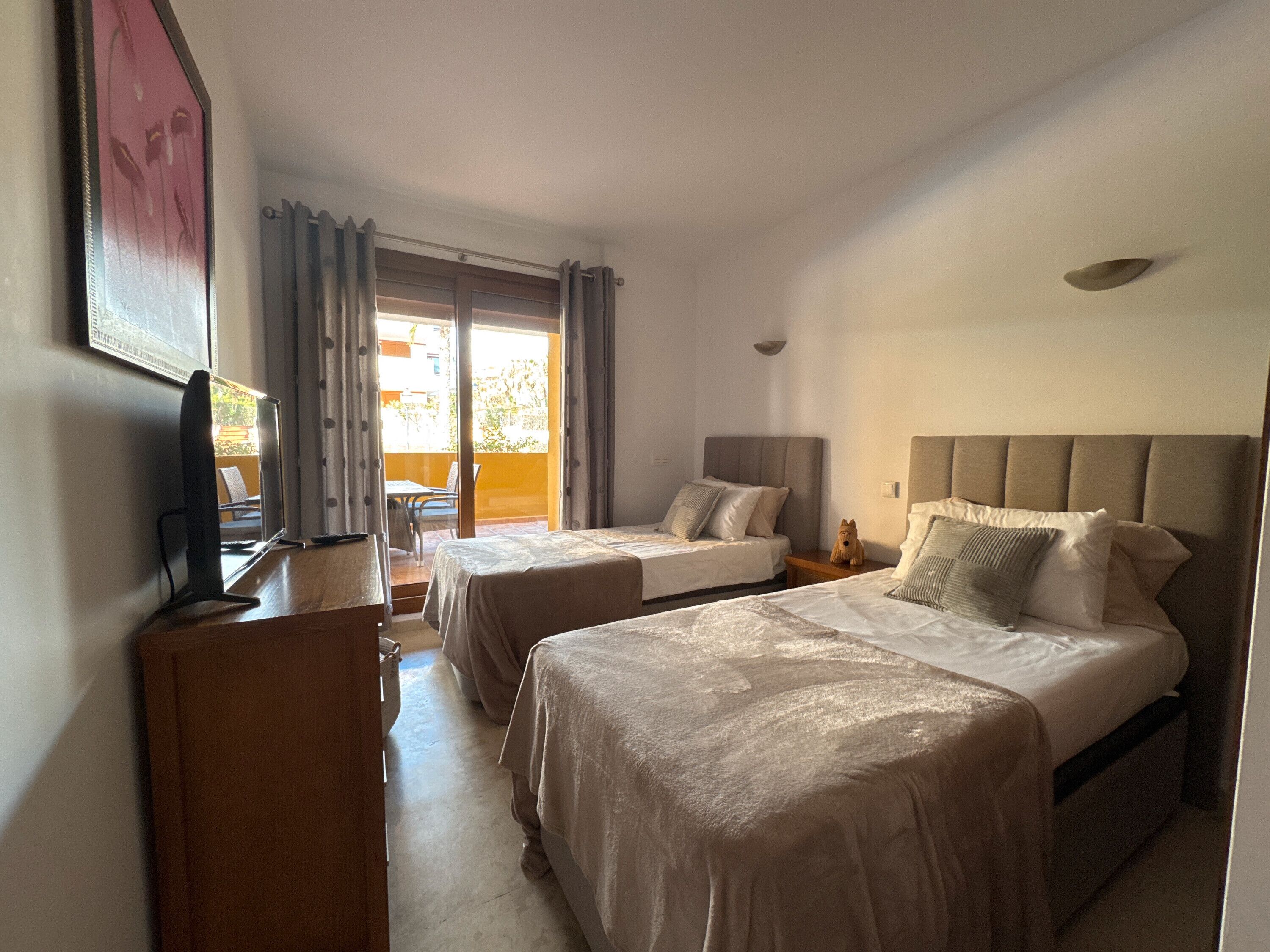 2 bedrooms, iron/ironing board, free WiFi, bed sheets