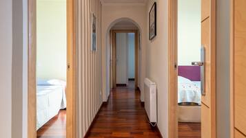 3 bedrooms, iron/ironing board, free WiFi, bed sheets