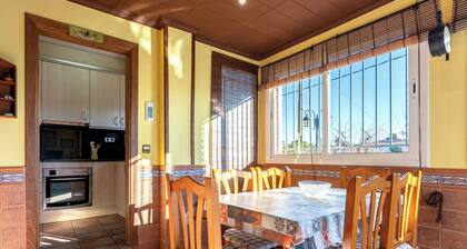 Chalet 'Casa Thaiker' con vistas a la montaña, jardín, barbacoa y aire acondicionado