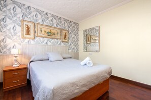 3 habitaciones, tabla de planchar con plancha y wifi gratis 