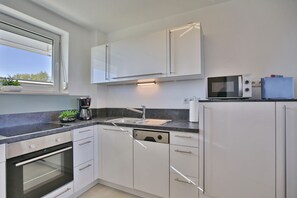 Køleskab, mikrobølgeovn, ovn, opvaskemaskine