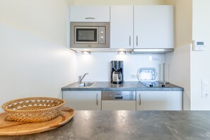 Kühlschrank, Mikrowelle, Geschirrspüler