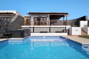 Pool - Villa Peaky with Sea & Mountain View, Pool & Sauna (Yazia)