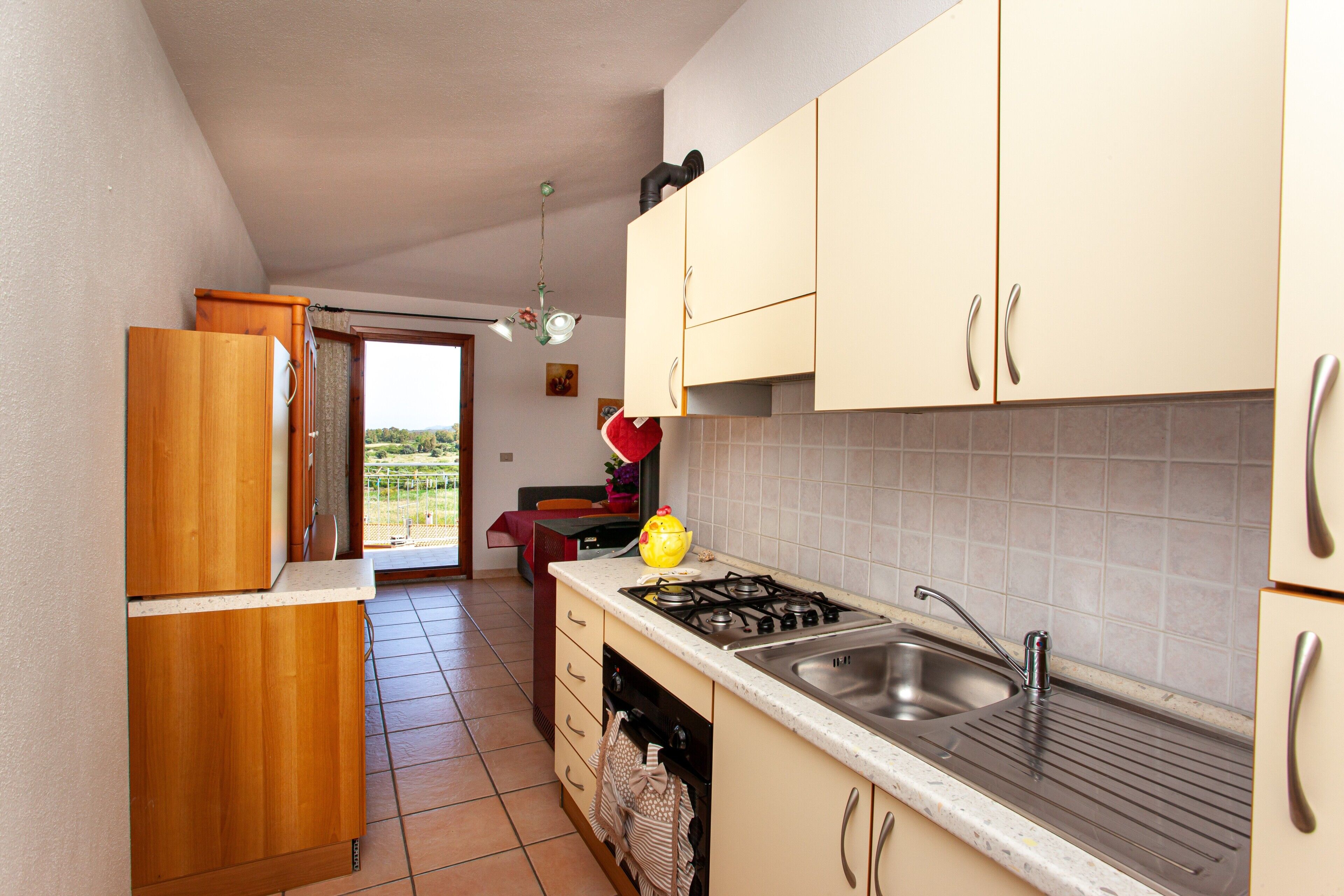 Geladeira, fogão, cooktop, torradeira